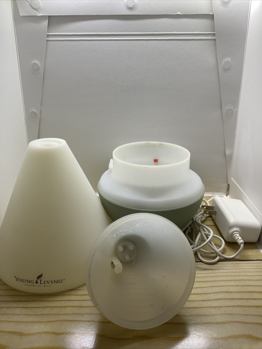 Young Living Artisan Diffuser 2個セット 新品 Lustre Artisan Diffuser Set | Young Living Essential Oils