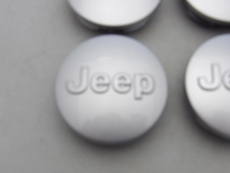 Juego de tapas centrales de rueda plateadas brillantes para Jeep Wrangler Grand Cherokee 2,5" 1LB77TRMAC Foto 4 de 4