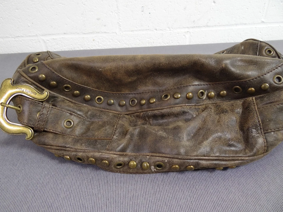 ISABELLA FIORE TESORO ENTERRADO PIRATA KELLY LATÓN ENCANTADO ANGUSTIADO TATUAJE HOBO Foto 4 de 4