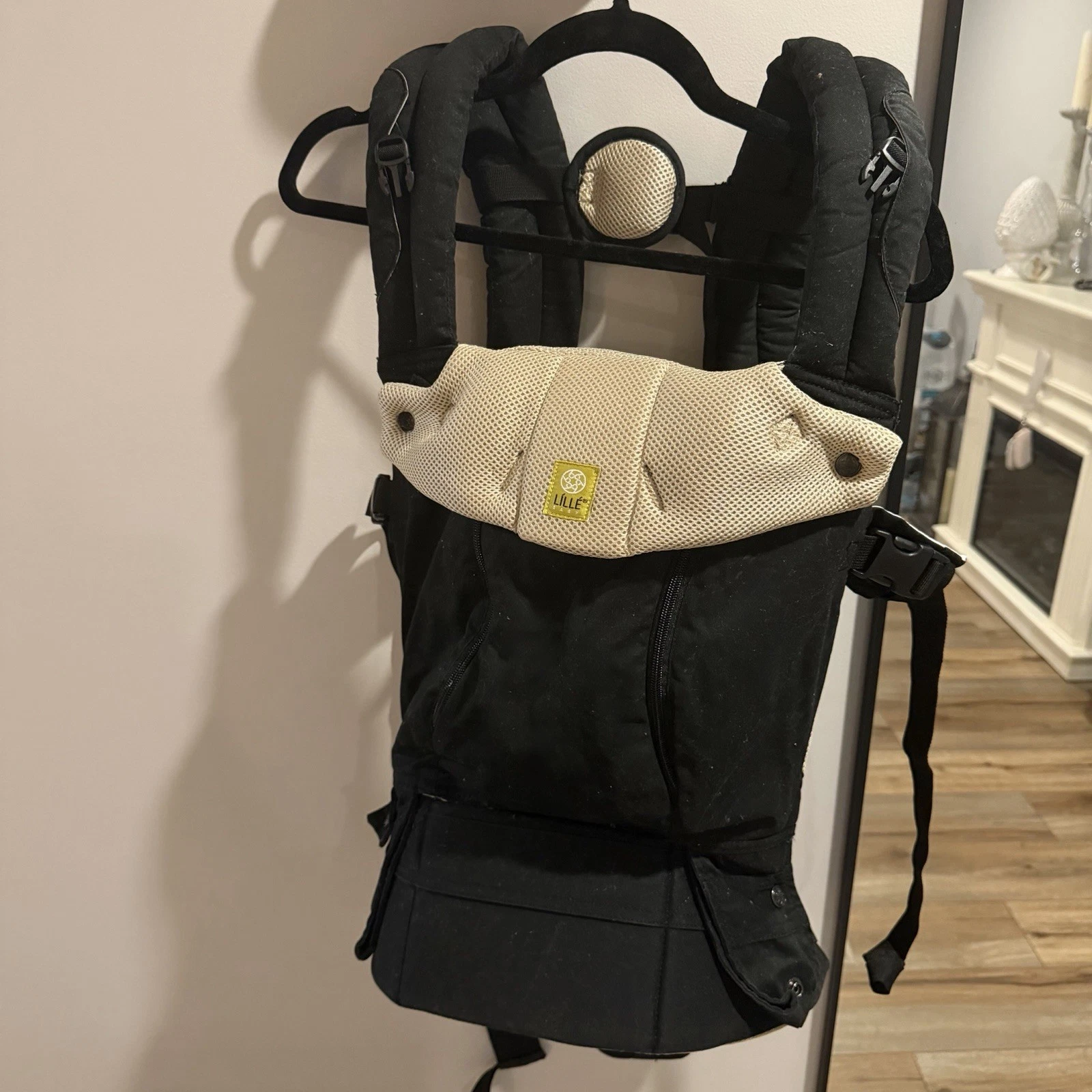 $120 LILLEbaby Complete All Seasons Baby Carrier Black Camel Hooded Beige