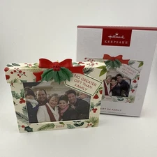 Hallmark Keepsake 2025 The Gift of Family Photo Frame Ornament
