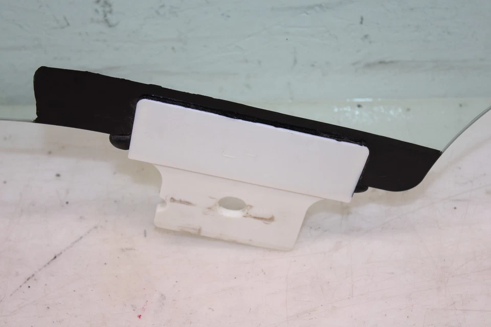 Dodge Charger 2011-2023 puerta delantera izquierda ventana vidrio OEM MS2 Foto 3 de 4