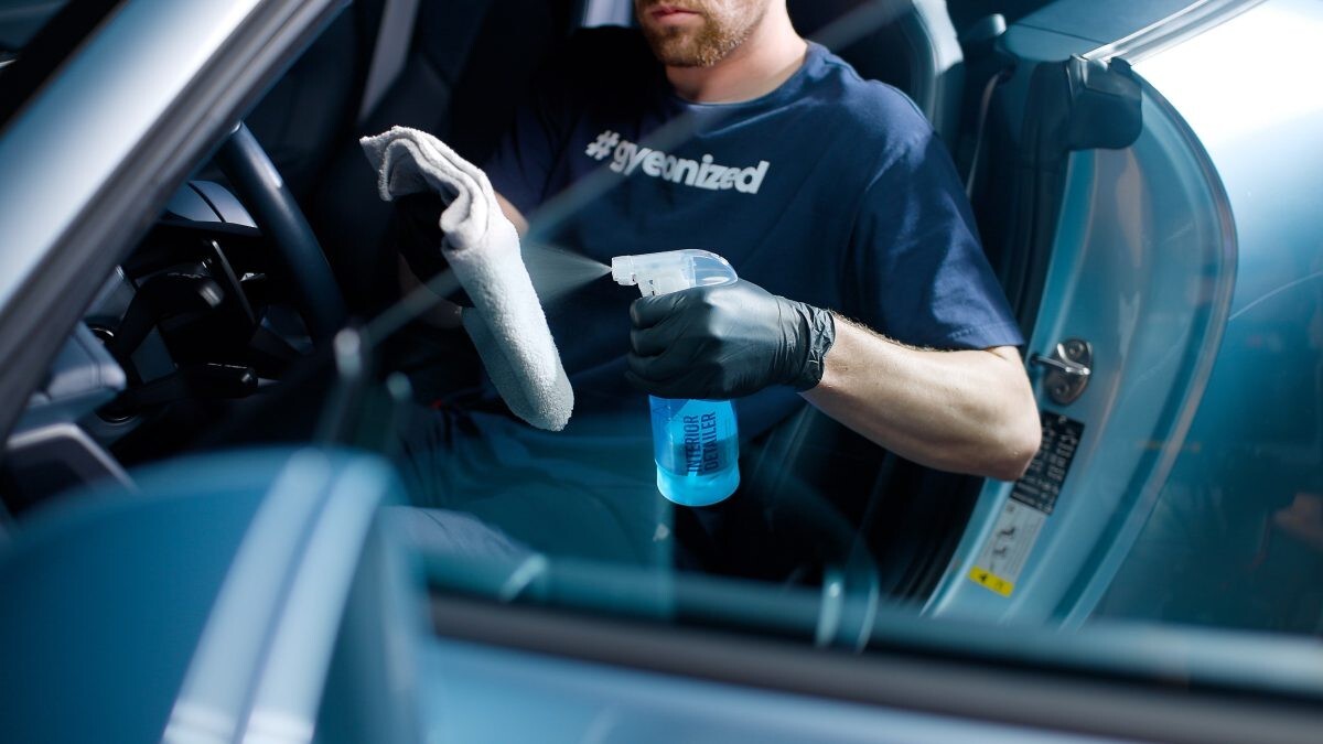 GYEON Q2M Interior Detailer - Powerful and Versatile Interior Cleaner - 1000ml
