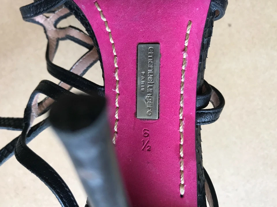 Sandales vintage Emanuel Ungaro, python noir, talons 10 cm, tailles dépareillées - Photo 4/4