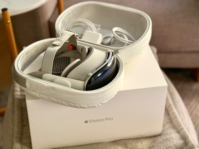 Apple Vision Pro 1TB Standalone VR Headset - White for sale online