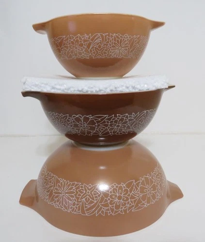 Set of 3 Vintage PYREX Woodland Nesting Mixing Bowls 441, 442, 443