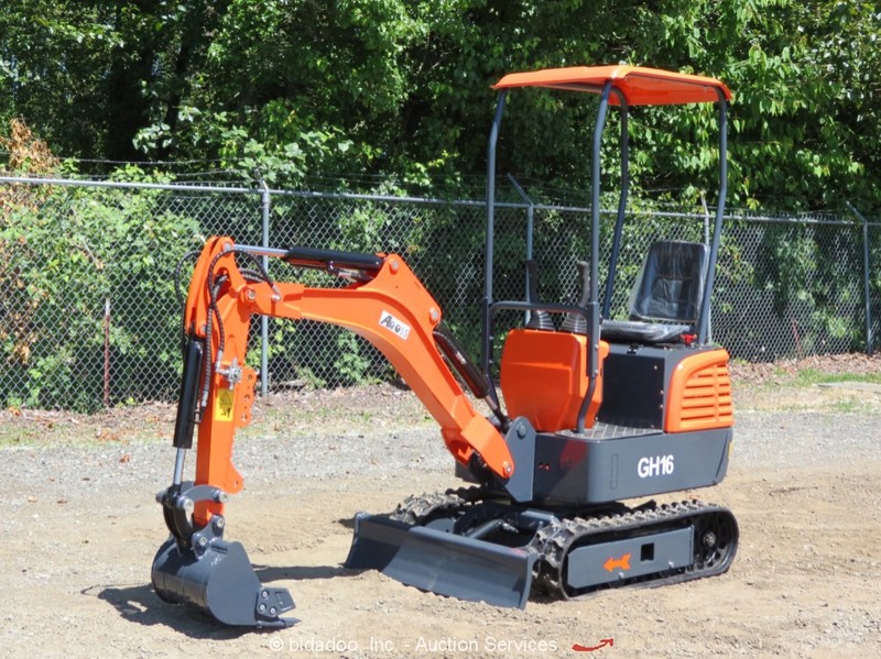 2025 Aboss GH16 Hydraulic Mini Excavator Crawler Blade Aux Hyd bidadoo -New