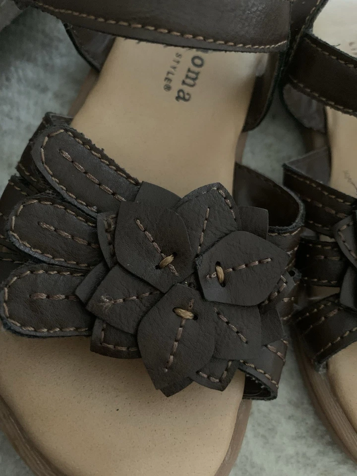 Sandalias de cuero marrón Sonoma talla 8 niño pequeño Foto 2 de 4