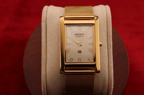 ⌚✨ Vintage Seiko Slim Quartz Gentlemen's Golden Dial - Golden Mesh Band Watch