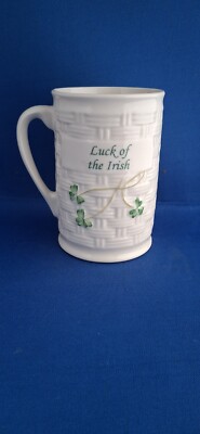 Belleek Basketweave 'Luck of the Irish' Keramiktasse mit Etikett