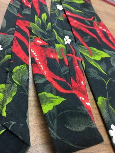 Fresh Impressions Organically Sewn 100% cotton outer chili pepper men's neck tie - Picture 12 of 12