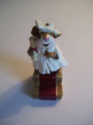 Wee Forest Folk THE GRADUATE M-161 Mouse Girl 1989 Annette Petersen Retired