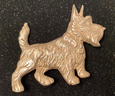 Gorgeous Vintage Detailed Scottie dog / Scottish Terrier Silver Brooch 