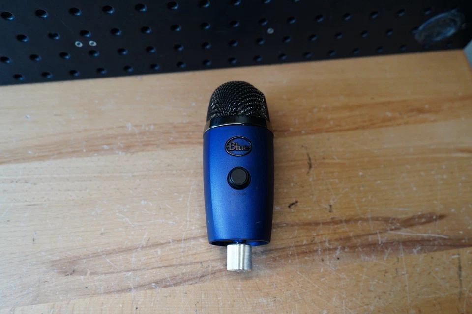 (M) Blue Yeti Nano Premium Studio Mic  M/N:A00098 P/N:888-00015 NO CORD - Image 2 of 4