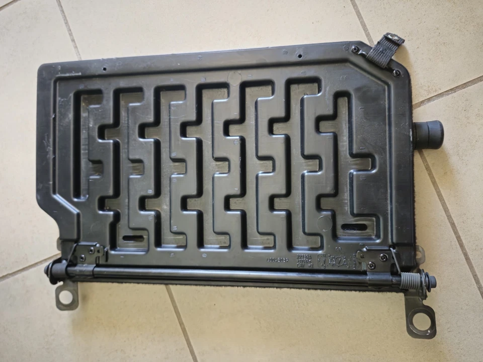 Dodge RAM 1500 2009-2018 trasero izquierdo debajo del asiento plegable carga piso almacenamiento LH fabricante de equipos originales Foto 3 de 4