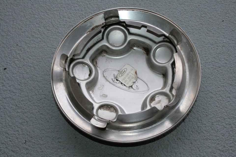 Tapacubos tapa central rueda Ford Police Interceptor Crown Victoria F87A-1A096-GB Foto 2 de 2