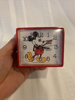 36) Vintage Lorus Mickey Mouse alarm character clock quartz Disney