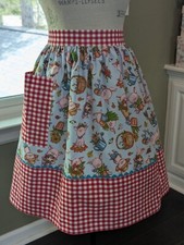 KITCHEN APRON w/POCKET hm w/"CUTE PIGS" 100 cotton Fabric/Red Gingham Trims, NEW