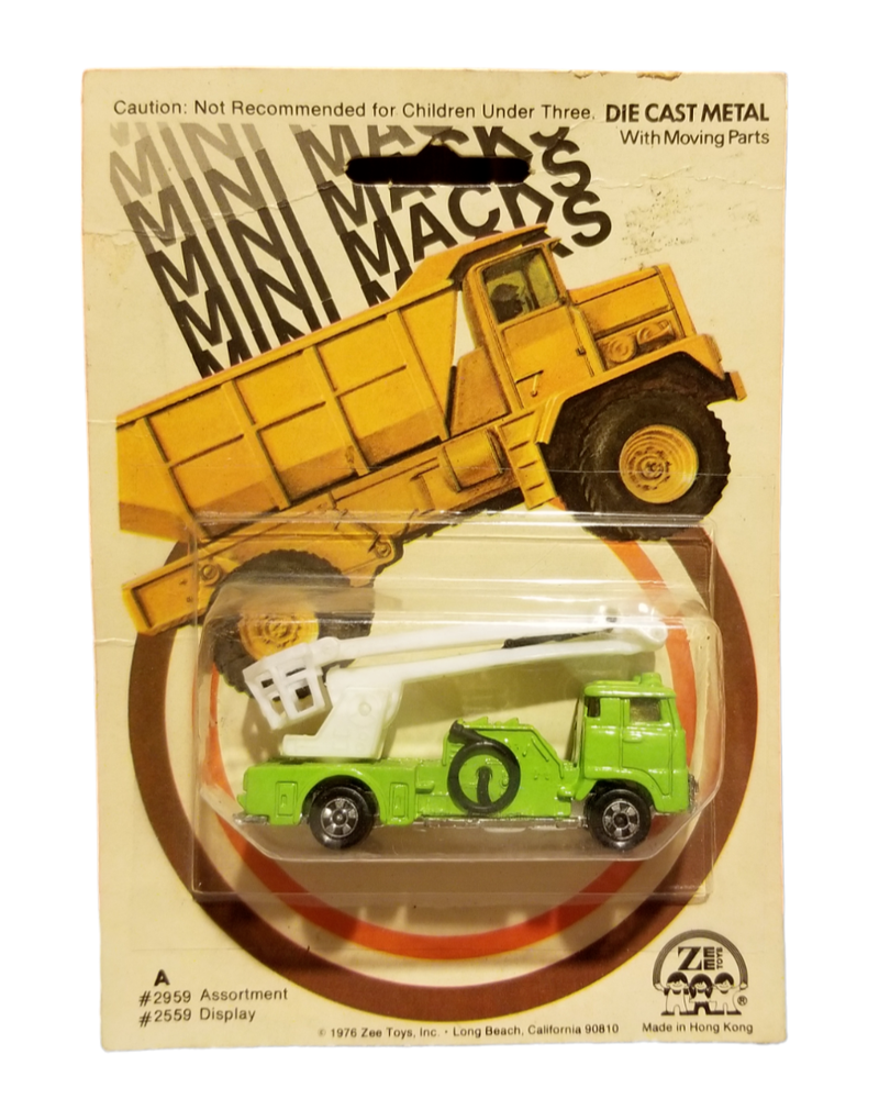 1978 Vintage ZEE TOYS Mini Macks Die Cast Lime Green Fire Engine Truck On Card