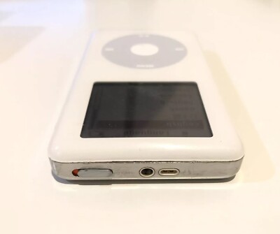 Apple iPod Classic 4th Generation White - HP Invent (20 GB