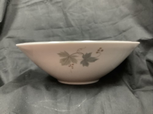 Vtg. Sango Fine China, Made in Japan, "Claire" 9.5" serving bowl - Picture 3 of 6