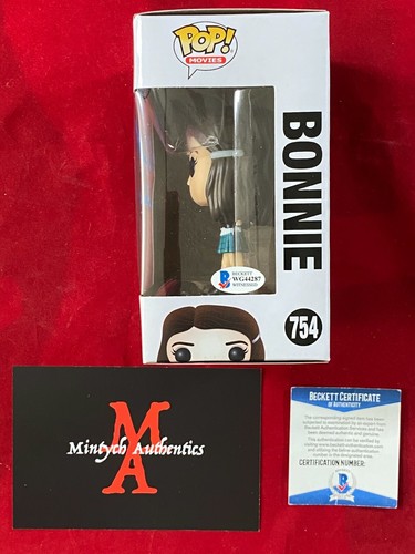 NEVE CAMPBELL AUTOGRAPHED SIGNED BONNIE FUNKO POP #754! THE CRAFT! BECKETT! - Picture 2 of 9