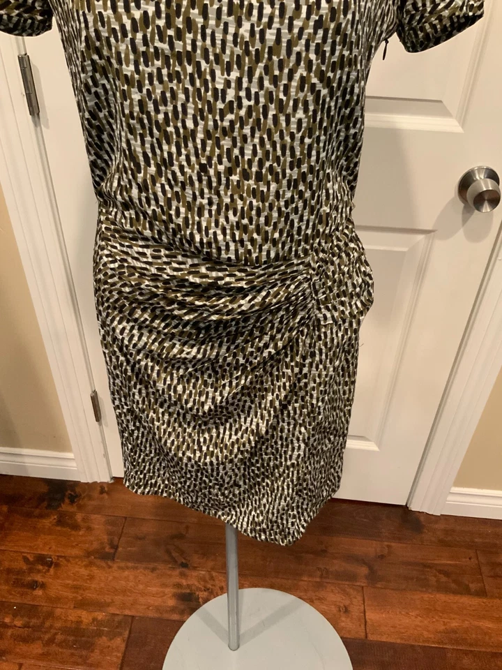 Vestido lápiz acanalado 100 % seda verde y negro Burberry Brit, talla 4 (Estados Unidos), 6 (Reino Unido) Foto 3 de 4