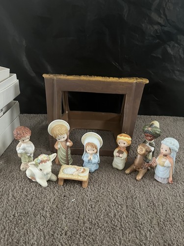 Hallmark Nativity Set Hallmark Nativity Set Mini Figures - Mary Hamilton | eBay