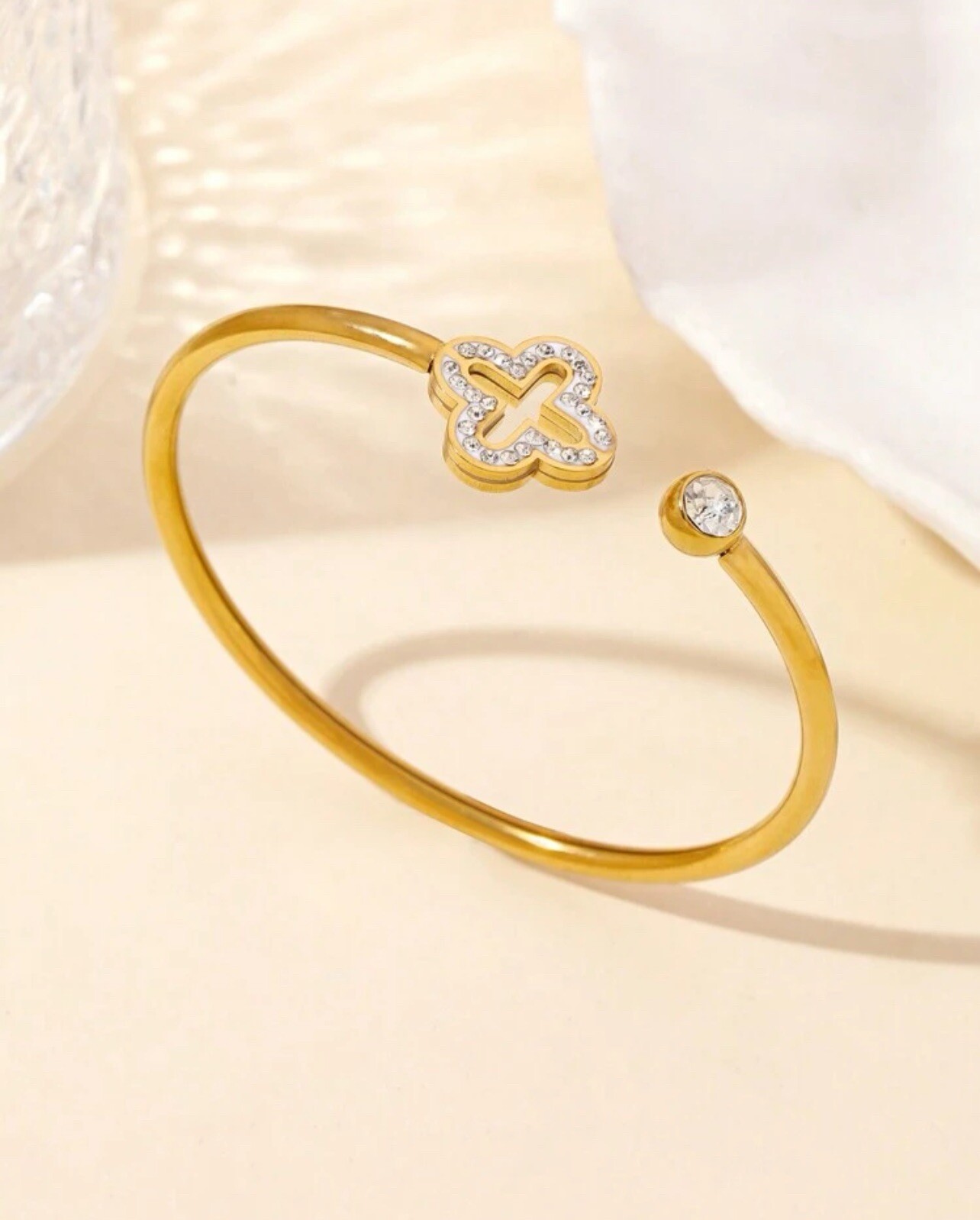Bracelet femme en acier doré et zircon scintillant - Cadeau précieux jonc fin 55mm