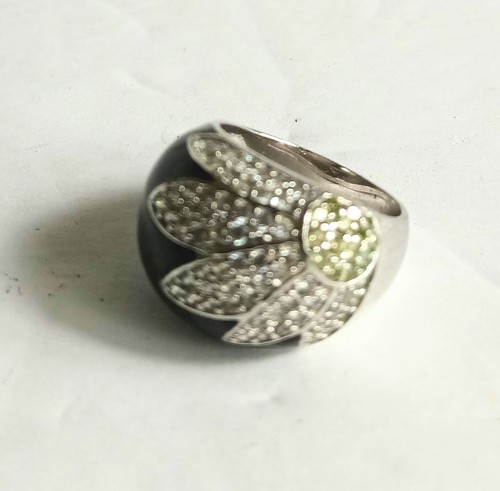 Flower Crystal Ring Size 9 - Picture 3 of 8