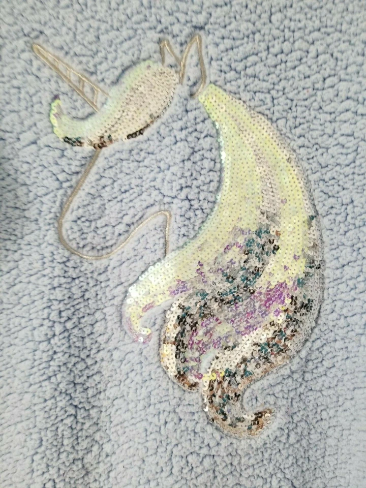 Top de manga larga Arizona Jean Co. azul polar lentejuelas unicornio apliques  Foto 2 de 4