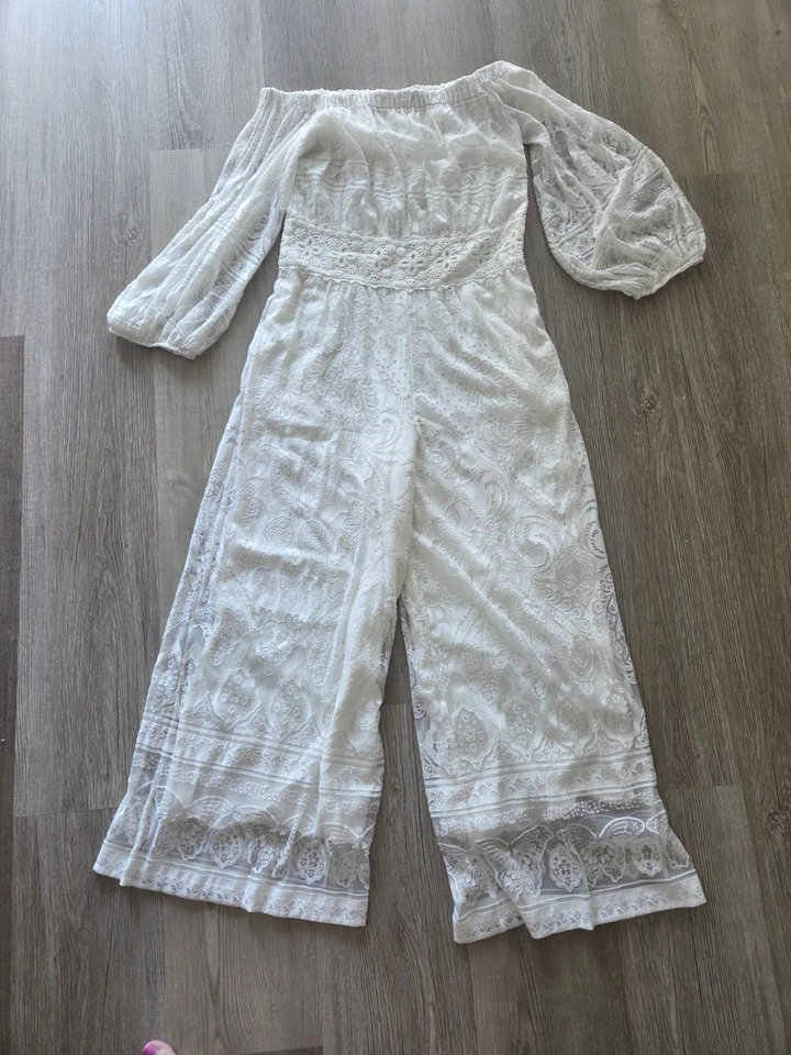 Macacão Farm Rio Elliot Feminino S Marfim Renda Fora do Ombro Largo Cottagecore Boho - Imagem 2 de 4