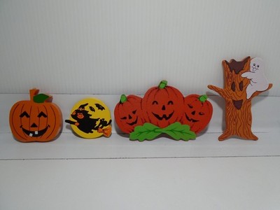 VINTAGE SET OF 4 WOODEN HALLOWEEN REFRIGERATOR MAGNETS TAIWAN UNBRANDED (MF1448)