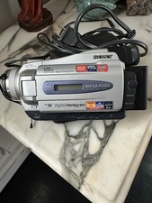 Sony Digital Handycam Mega Pixel DCR-TRV25 NTSC 120x Digital Zoom1,8/3,7-37