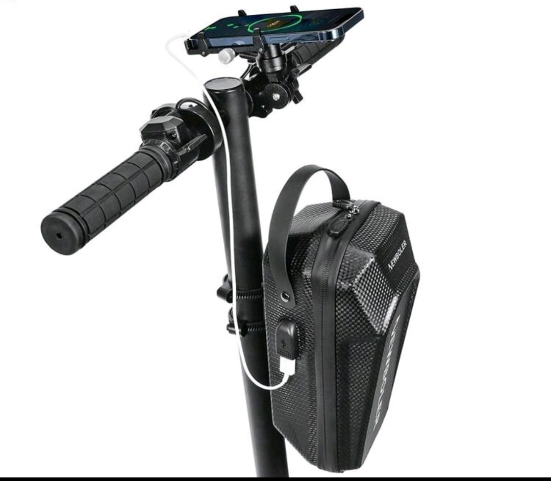 Sacoche étanche 5L pour trottinette et vélo noire avec port USB et support de guidon intégré