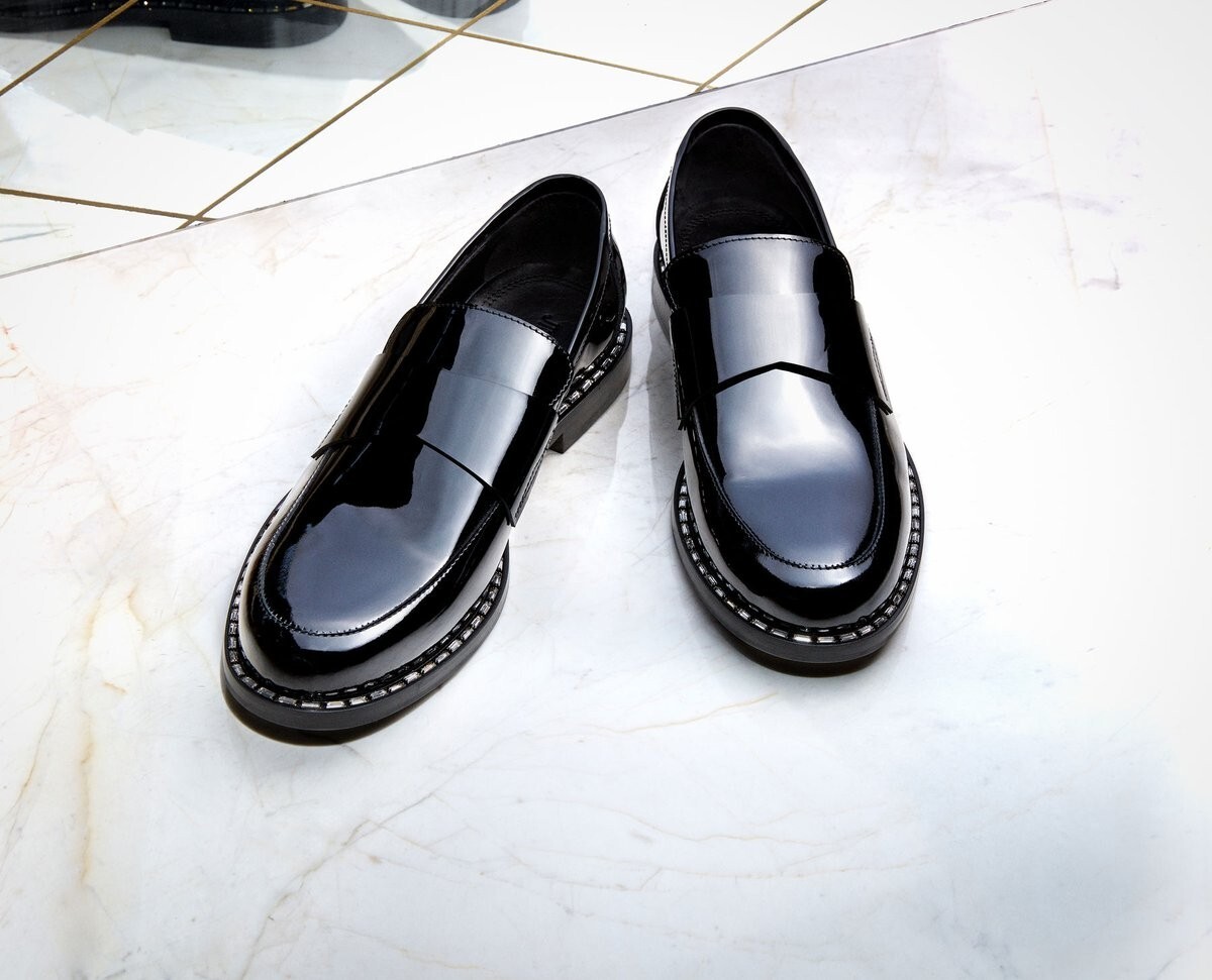 Jimmy Choo men’s patent leater & crystals loafers in 8.5 US / 41.5 EUR Jimmy Choo Bane Crystal Trim Patent Leather Loafers Black EU  main image 2