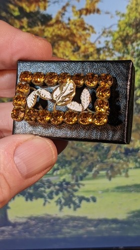 Spilla foglie autunnali vetro strass taglio brillante vintage, in confezione regalo. 38mm - Foto 2 di 9
