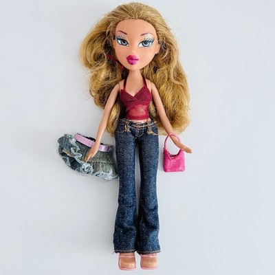 Bratz Step Out Yasmin Doll & Clothing Shoes Heels Handbag Top Shirt Jeans Skirt
