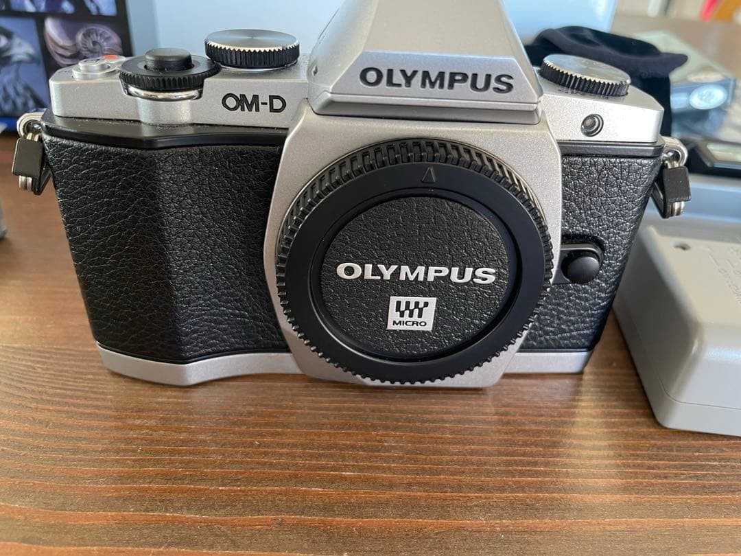 デジタルカメラ Olympus OM-D E-M5 + M.Zuiko 12-50mm USED OLYMPUS OM-D E-M5 M.ZUIKO 12-50mm f3.5-6.3 Camera Mint With