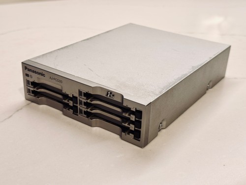 Panasonic AJ PCD20 P2 5-Slot P2 Card Reader