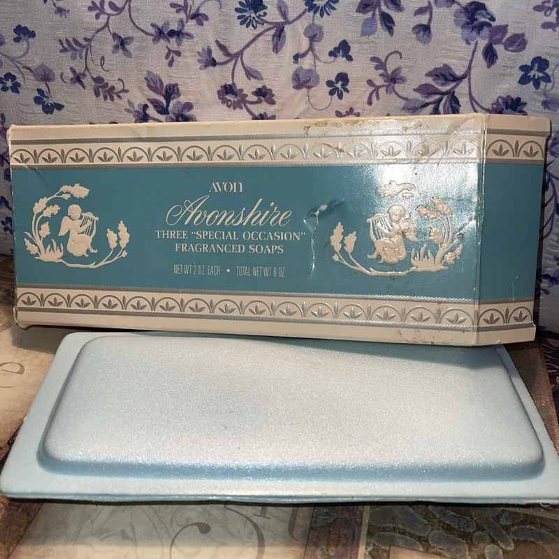 Vintage Avon Avonshire Blue Fragranced 3 2oz Soap Set  Hostess Gift Set /cherubs
