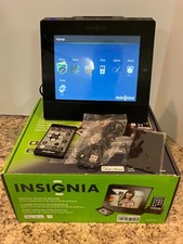 Insignia 8 Digital Picture Frames Model NS-DPF81P 800 x 600 2GB Memory W/Remote
