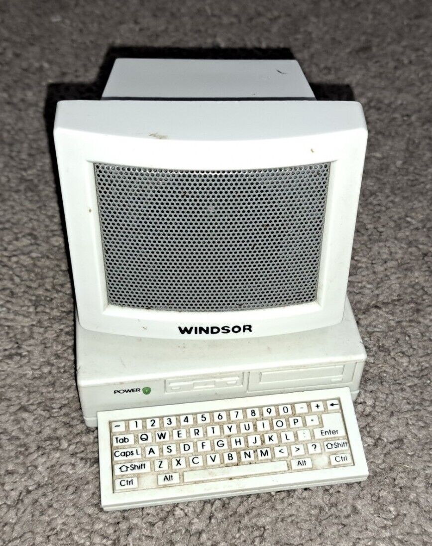 Windsor Computer Shaped Radio Model 2600 AM-FM No Pwr Cord Works Vtg. SMOKEFREE