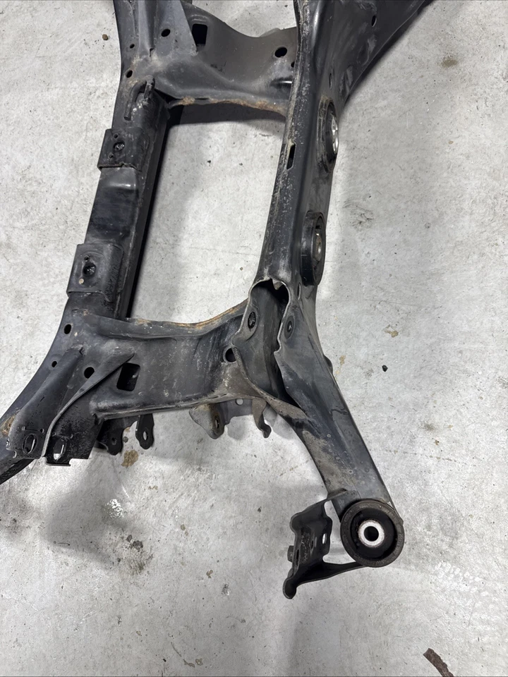 Subchasis de suspensión trasera Scion FRS Subaru BRZ 86 2013 OEM USADO Foto 4 de 4