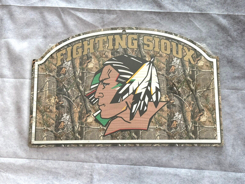 UND University of North Dakota Fighting Sioux Camo Realtree Wood Sign Wincraft - Picture 9 of 17