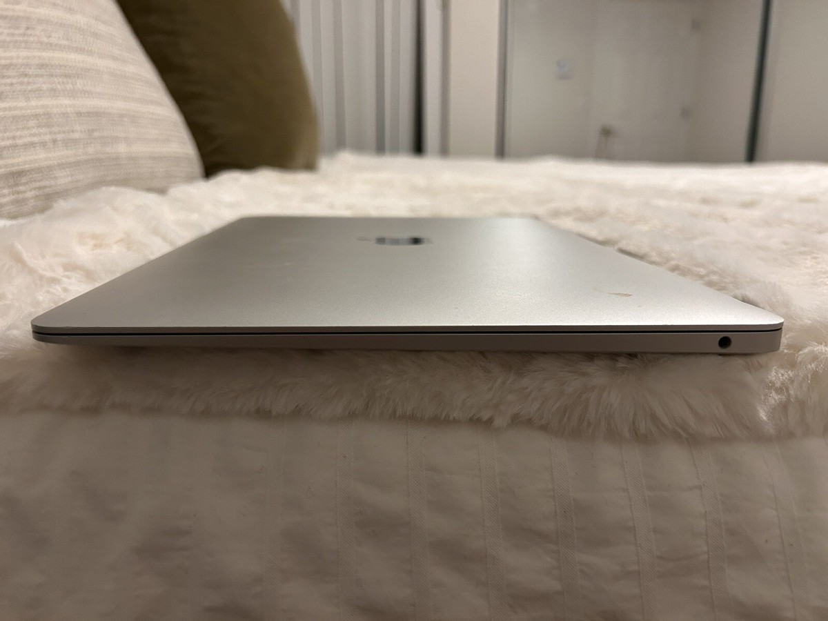 Apple MacBook Air 13.3 Apple MacBook Air 13.3