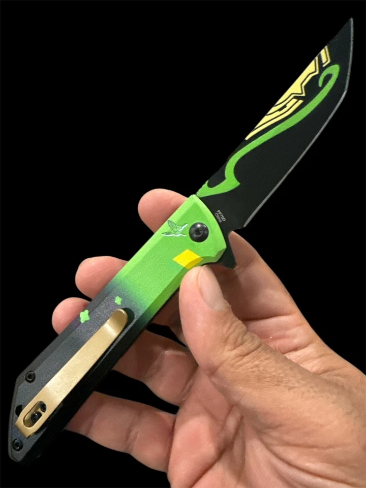 Navaja de bolsillo asistida por resorte con temática de anime - Diseño de anime coleccionable Edc PF75D Foto 2 de 2