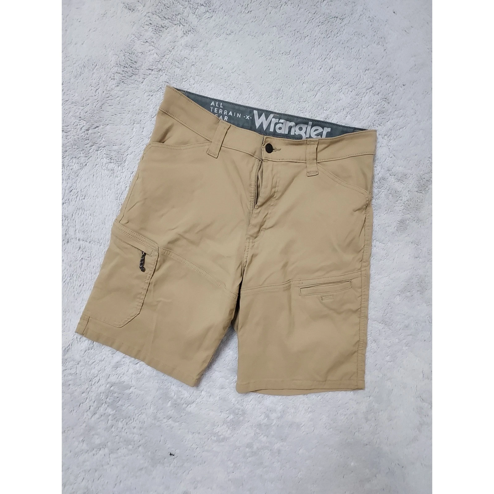 Wrangler Shorts Mens 32 All Terrain Gear ATG Cargo Brown Nylon Stretch Hiking