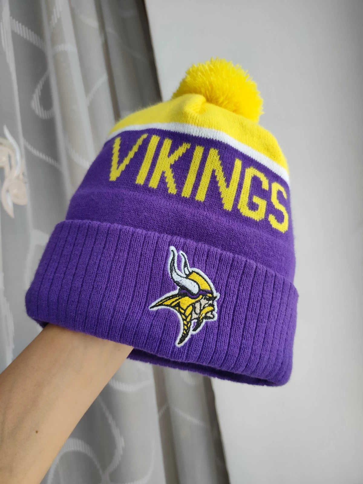 New Era Minnesota Vikings NFL Beanie Pom Pom Hat Purple Yellow Wool Blend Lined
