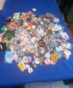 HUGE LAPEL PIN TRAVEL, SOUVENIR, FLAGS, RELIGIUS, ETC. 6 LBS LOT